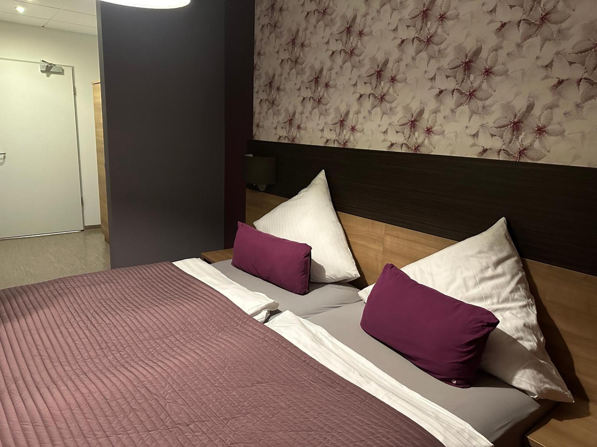 Hotel Efcannos Vechelde Buitenkant foto